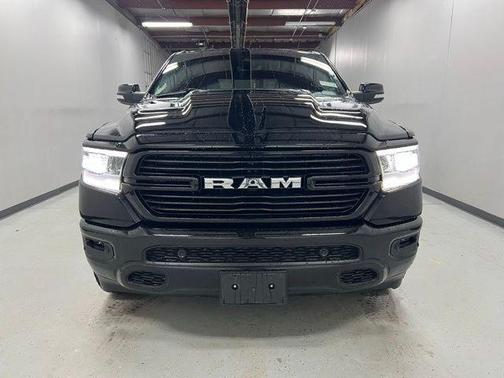 Diamond Black Crystal Pearlcoat 2022 RAM 1500 Laramie