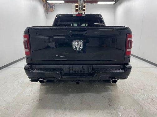 Diamond Black Crystal Pearlcoat 2022 RAM 1500 Laramie