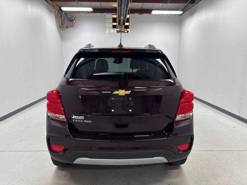Black Cherry Metallic 2022 Chevrolet Trax LT