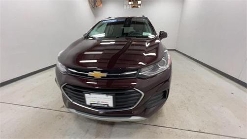 Black Cherry Metallic 2022 Chevrolet Trax LT