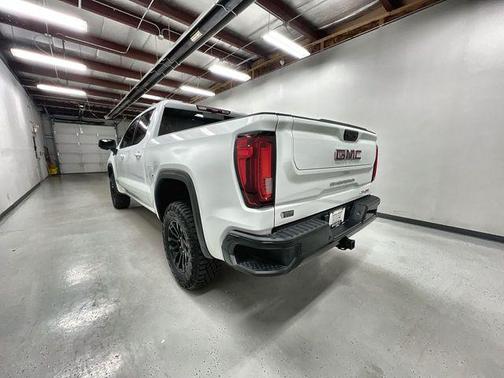 Summit White 2023 GMC Sierra 1500 AT4X