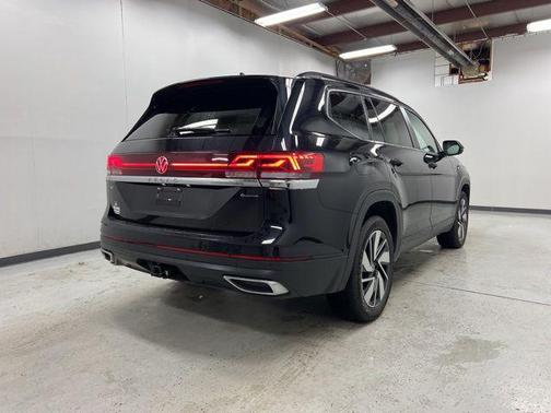 2024 Volkswagen Atlas 2.0T SE w/Technology 4MOTION