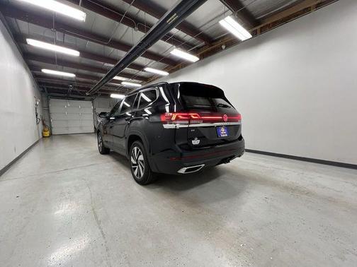 2024 Volkswagen Atlas 2.0T SE w/Technology 4MOTION