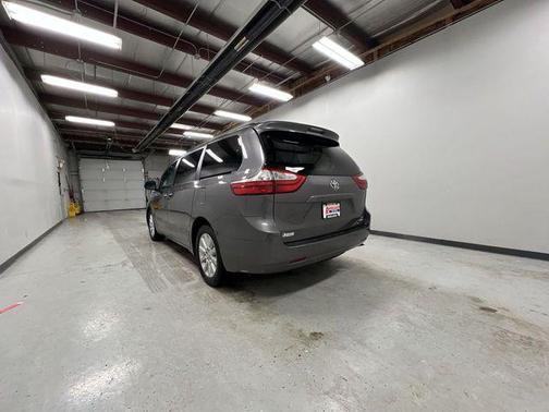 2015 Toyota Sienna XLE Premium