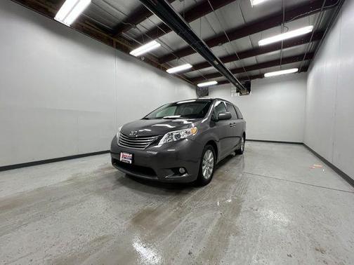 2015 Toyota Sienna XLE Premium