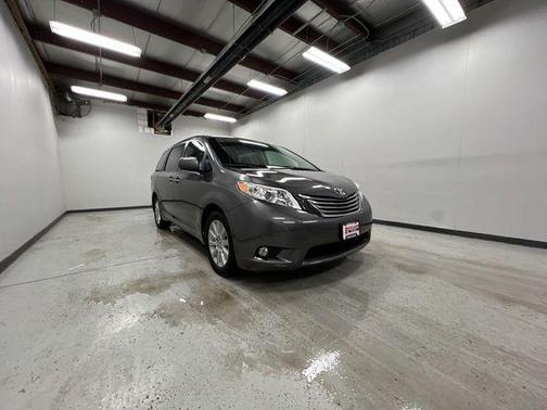 2015 Toyota Sienna XLE Premium