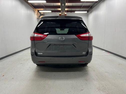 2015 Toyota Sienna XLE Premium