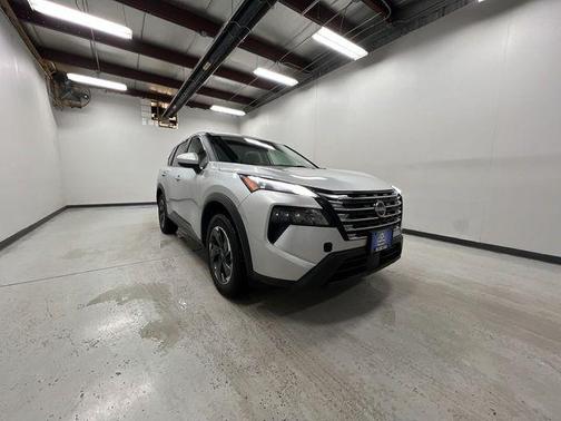 Brilliant Silver Metallic 2024 Nissan Rogue SV