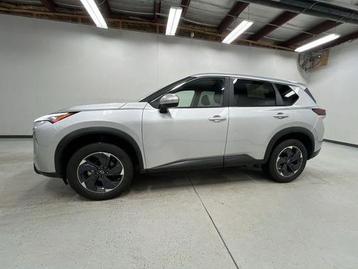 Brilliant Silver Metallic 2024 Nissan Rogue SV
