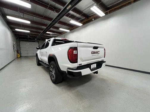 2024 GMC Canyon AT4