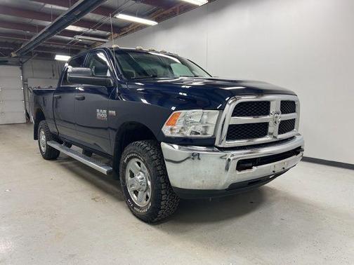 2017 RAM 2500 Tradesman Crew Cab 4x4 6'4' Box