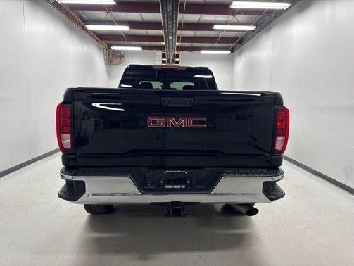 Onyx Black 2025 GMC Sierra 2500 SLE