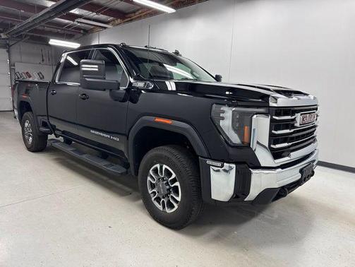 Onyx Black 2025 GMC Sierra 2500 SLE