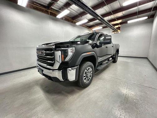 Onyx Black 2025 GMC Sierra 2500 SLE