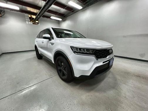Glacial White Pearl 2021 Kia Sorento LX