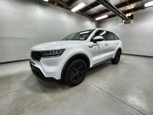 Glacial White Pearl 2021 Kia Sorento LX