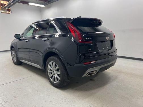 Stellar Black Metallic 2023 Cadillac XT4 Premium Luxury