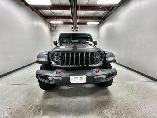 Granite Crystal Metallic Clearcoat 2024 Jeep Wrangler Rubicon