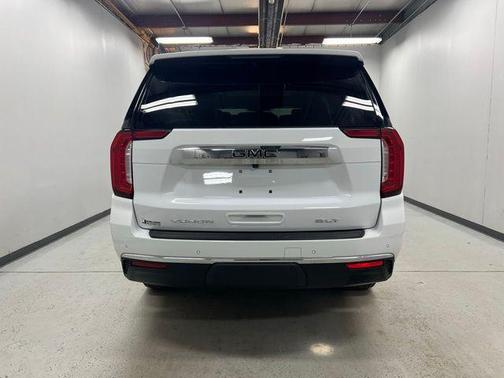 Summit White 2022 GMC Yukon SLT