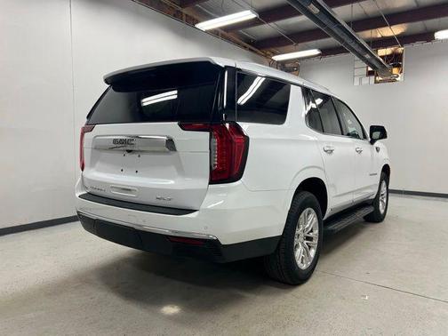 Summit White 2022 GMC Yukon SLT