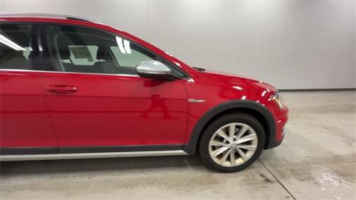 2017 Volkswagen Golf Alltrack TSI S