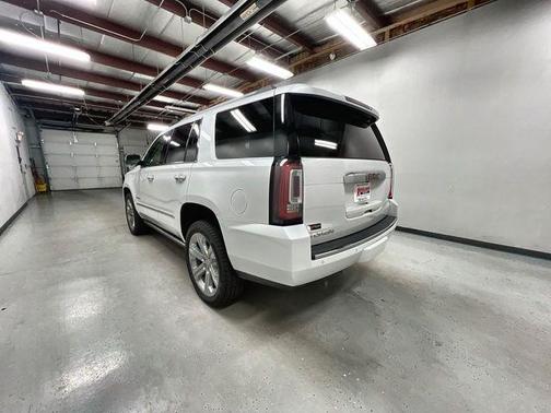 White Frost Tricoat 2016 GMC Yukon Denali