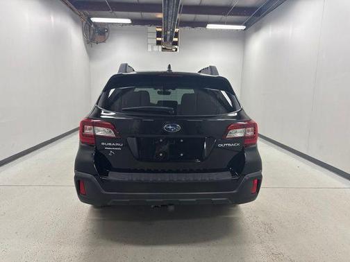 Crystal Black Silica 2018 Subaru Outback 2.5i Premium