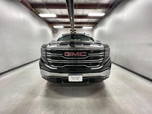 Onyx Black 2026 GMC Sierra 1500 SLT
