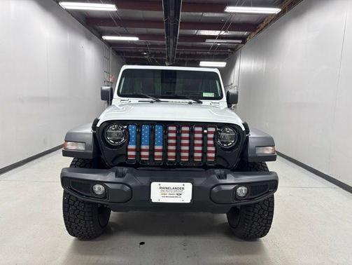 Bright White Clearcoat 2022 Jeep Wrangler Willys