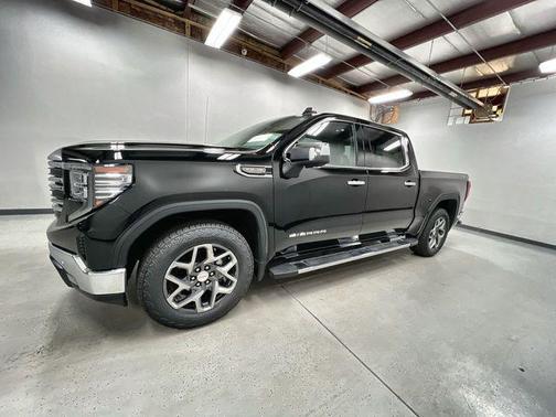 Onyx Black 2023 GMC Sierra 1500 SLT