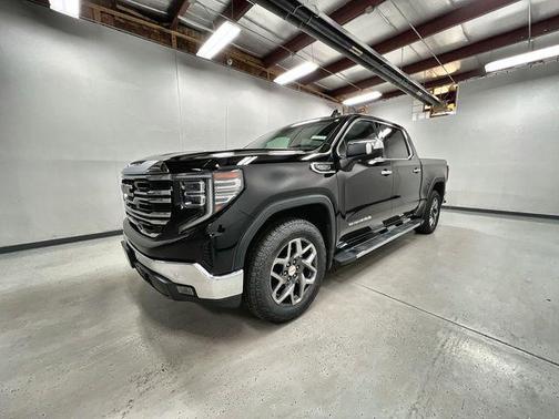Onyx Black 2023 GMC Sierra 1500 SLT