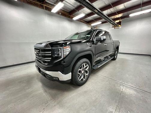 Onyx Black 2023 GMC Sierra 1500 SLT