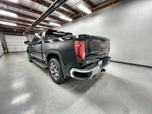 Onyx Black 2023 GMC Sierra 1500 SLT