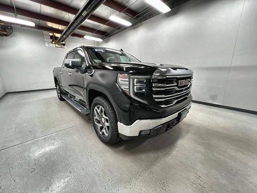 Onyx Black 2023 GMC Sierra 1500 SLT