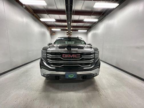 Onyx Black 2023 GMC Sierra 1500 SLT