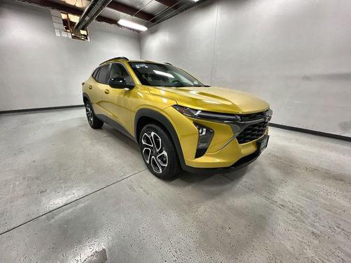 Nitro Yellow Metallic 2024 Chevrolet Trax FWD 2RS