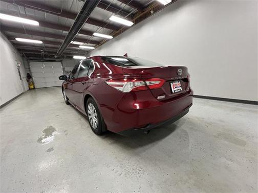 2019 Toyota Camry Hybrid LE