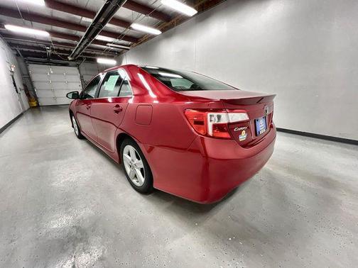 Barcelona Red Metallic 2013 Toyota Camry SE