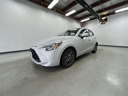 2020 Toyota Yaris Sedan LE