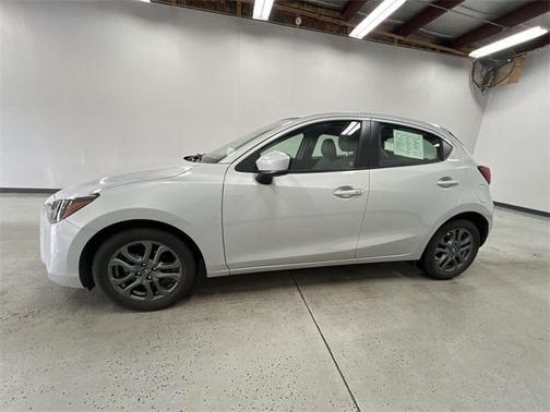 2020 Toyota Yaris Sedan LE