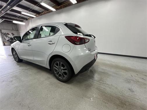 2020 Toyota Yaris Sedan LE