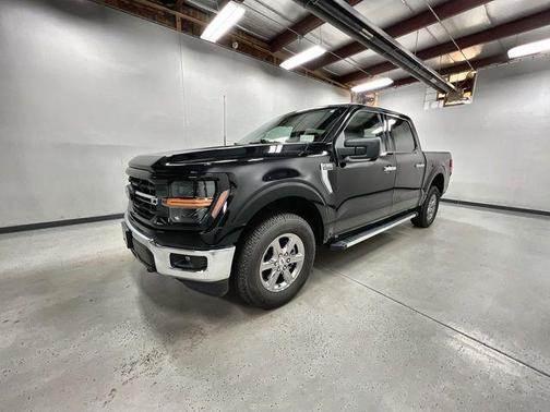 AGATE BLACK METALLIC 2025 Ford F-150 XLT