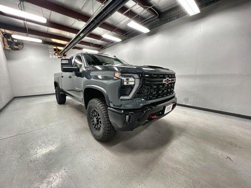 Cypress Gray 2026 Chevrolet Silverado 2500 Crew Cab, Standard Bed, XR2, 4WD