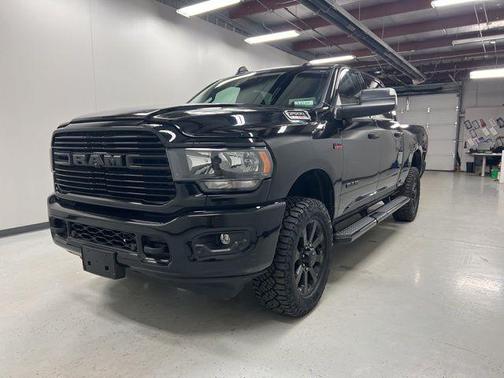 Diamond Black Crystal Pearlcoat 2020 RAM 2500 Big Horn Crew Cab 4x4 6'4' Box