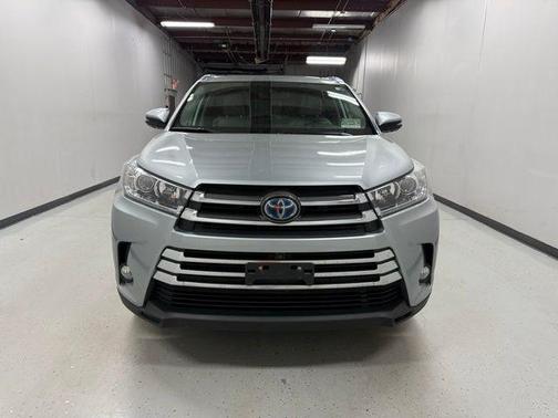 Celestial Silver Metallic 2018 Toyota Highlander Hybrid Platinum