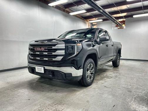 Onyx Black 2026 GMC Sierra 1500 SLE