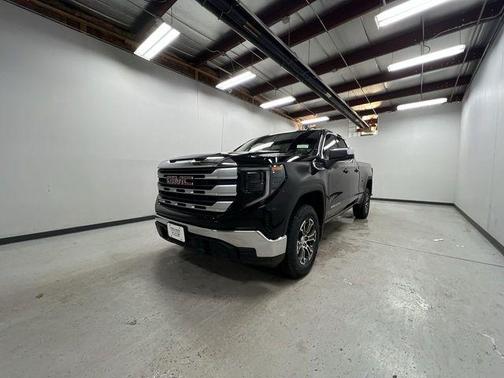 Onyx Black 2026 GMC Sierra 1500 SLE