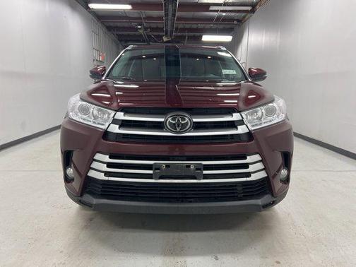 Ooh La La Rouge Mica 2018 Toyota Highlander XLE