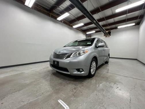 2015 Toyota Sienna XLE