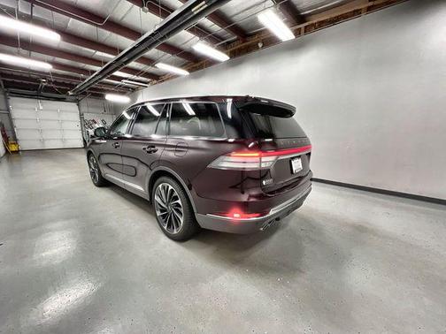 BURGUNDY VELVET MET TINTED CC 2020 Lincoln Aviator Reserve AWD